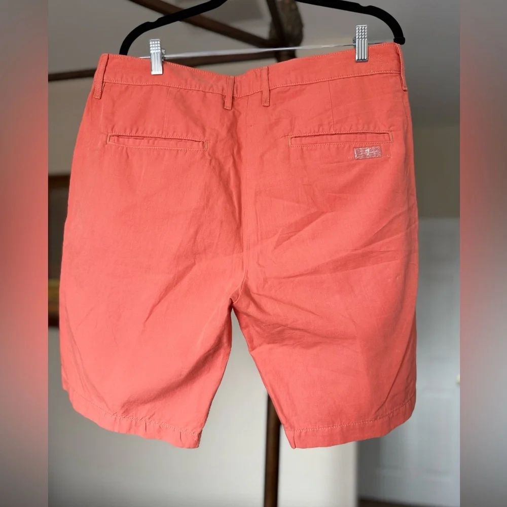 7 For All Mankind Men's Salmon Shorts - Picture 2 of 6
